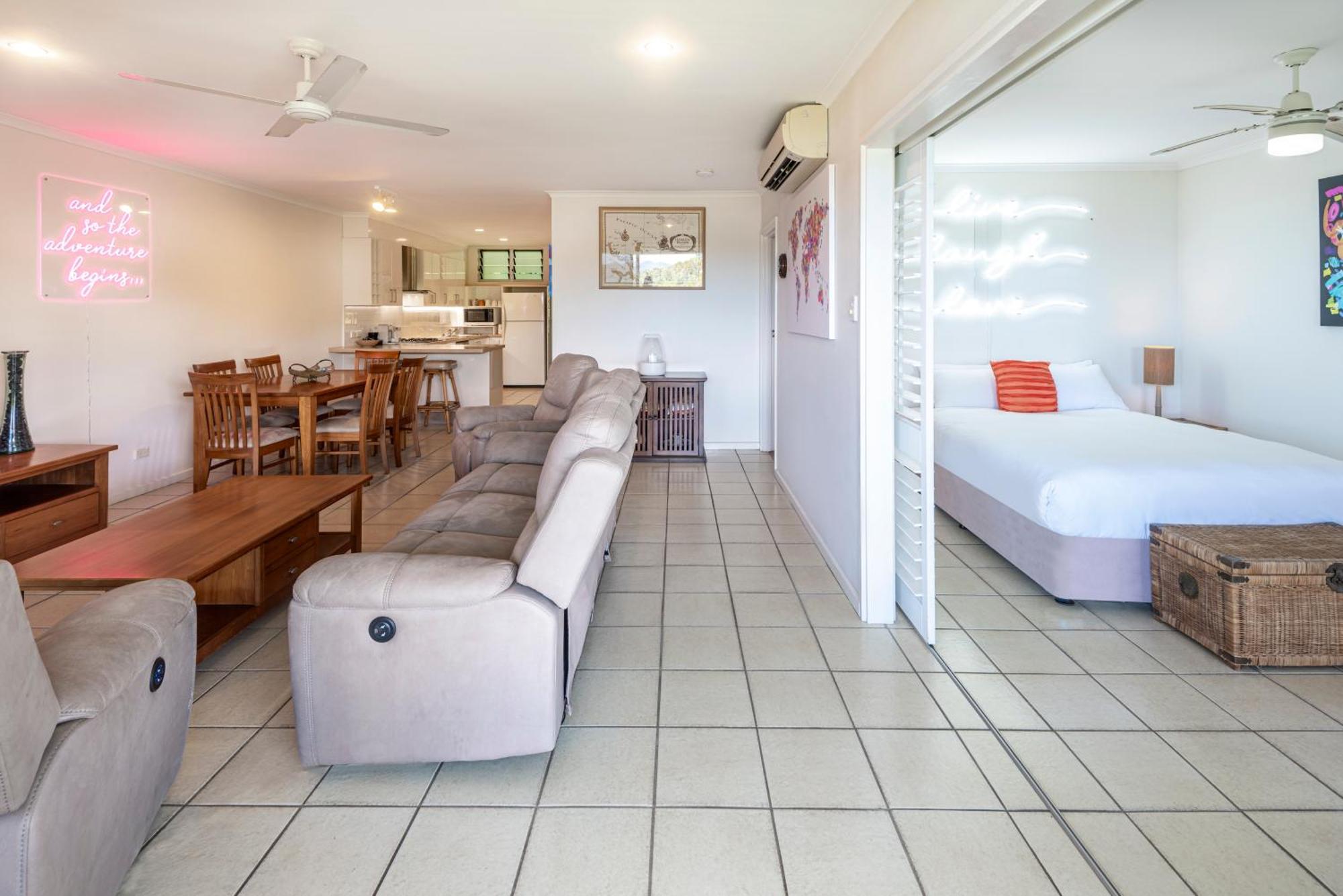 Poinciana Lodge - 2 Bedroom - On Hamilton Island By Hiha Екстериор снимка